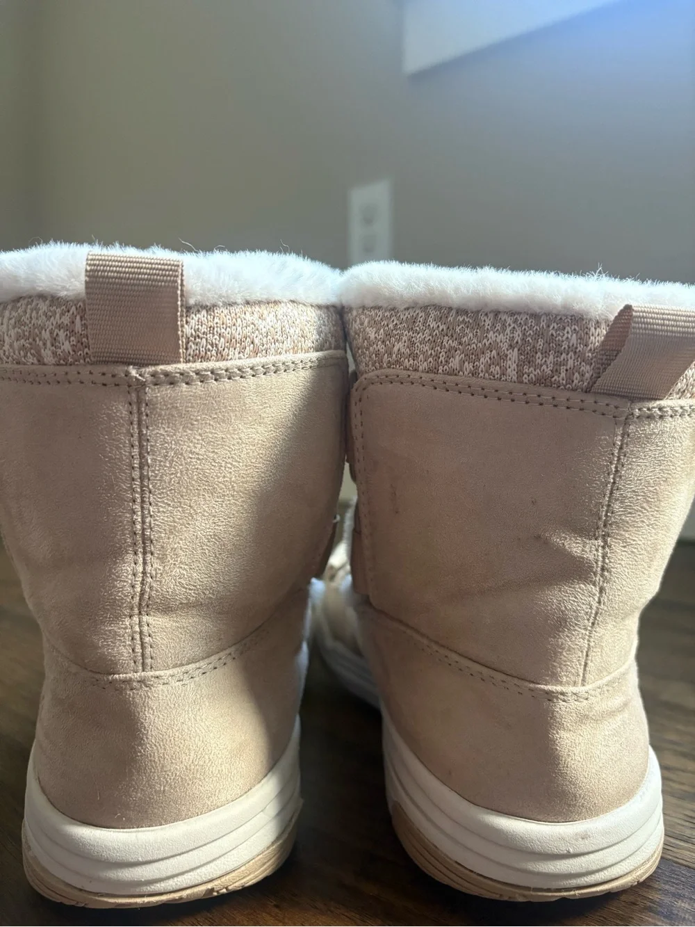 Ryka Aubonne Women’s 6 Faux Fur Winter Boots Beige Tan Cozy Snow Boots